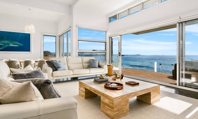 Shellharbour House | Surf Beach House - Absolute Waterfront