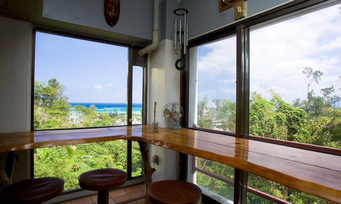 Onna Bed & Breakfast | Surfside Bed & Breakfast