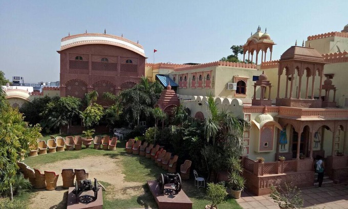 Hindaun Hotel | Suroth Mahal a Jaipur Riyasat