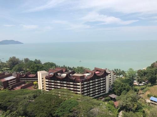 Batu Ferringhi Apartment | Susie's Resort Seaview Suites at Sri Sayang