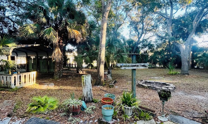 Historic Downtown Apalachicola Cottage | Sutton Place: Downtown Apalachicola Cottage