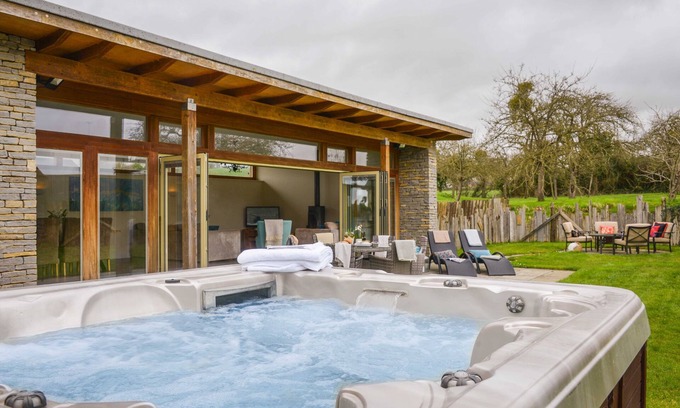 West Pennard Apartment | Swallow's Orchard - Glastonbury