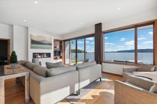 Bigfork House | Swan Lake House