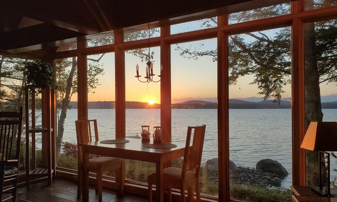 Searsport House | Swan Lake Lakehouse with Bunkhouse and Private Sand Beach