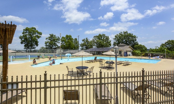 Downtown Branson Condo | Sweet Clover - Indoor Pool - HOT TUB Area - Resort Style - Center of Branson!