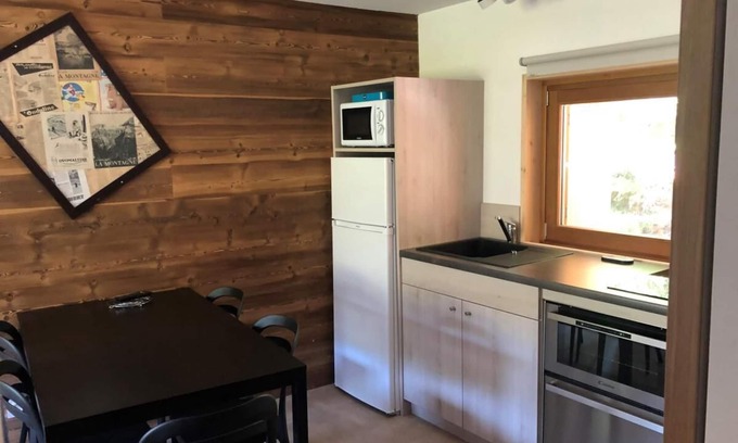 Saint-Leger-les-Melezes Apartment | Swimming pool, sauna, hammam, parking, tv, ski locker, 35m², Saint-Léger-les-Mélèzes