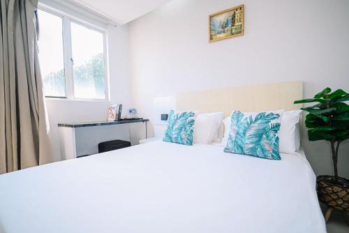 Subang Jaya Hotel | Swing & Pillows - Subang SS15