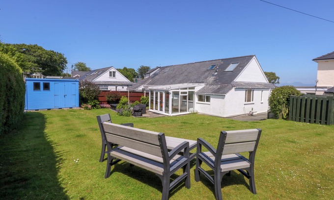 Llanbedrog Cottage | SWN Y DON, pet friendly, country holiday cottage in Llanbedrog