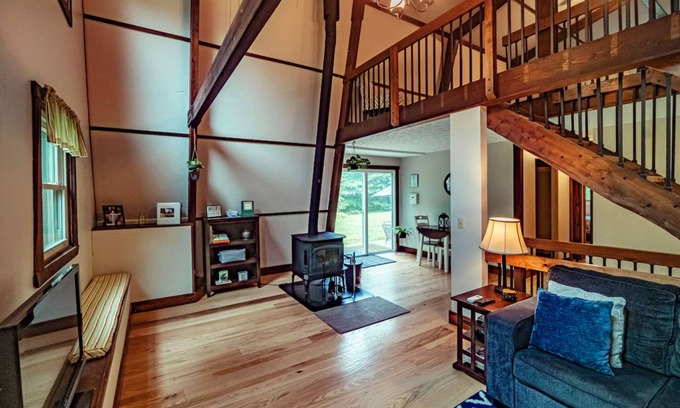 Nelsonville Cabin | Sycamore - Spacious inside, next to Wayne Nat'l