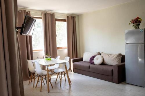 Saints Constantine and Helena Apartment | Symphony Park Studio