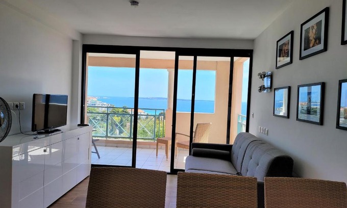 La Croix des Gardes Apartment | T2 + CABINE VILLA FRANCIA