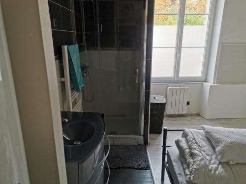 Blois Apartment | T2 COMPLET BLOIS Centre 38 M2-Parking et linge inclus