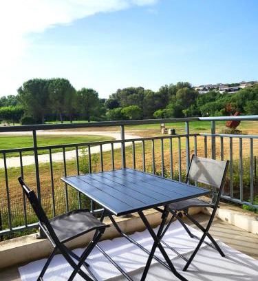 Juvignac Apartment | T2 - Cosy, Piscine, vue sur le golf