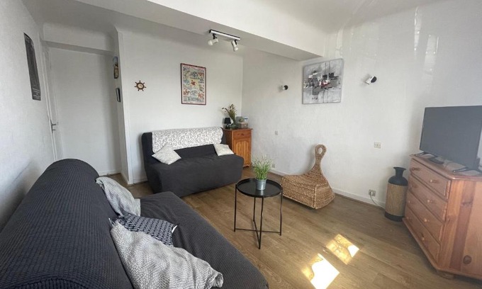 Ciboure Apartment | T2 lumineux avec Wifi dans maison basque près du cœur historique de Ciboure - Plages et port à proximité - FR-1-239-824