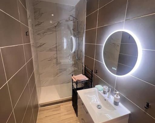 Saint-Marcel Apartment | T2 neuf et moderne climatiser avec Netflix amazon