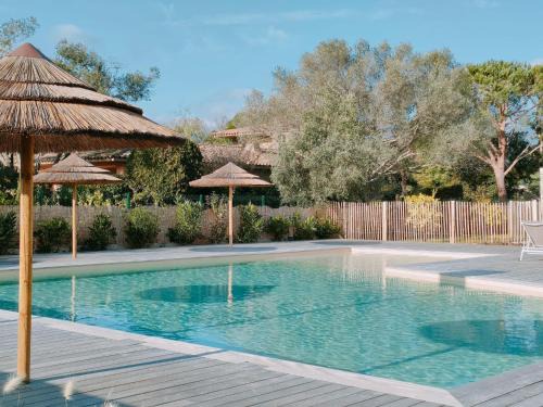 Lecci Apartment | T4 Cala Rossa - 3 Ch - Piscine et Plage à pied