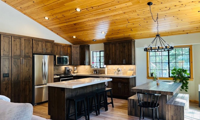 Truckee Ski Chalet | Tahoe Donner Chalet Truckee - Remodeled, Amenities Galore, Near Lakes and Skiing
