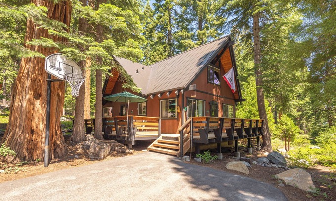 Homewood Ski Chalet | Tahoe Swiss Village Chalet, priv beach HOA pier, walk to beach!