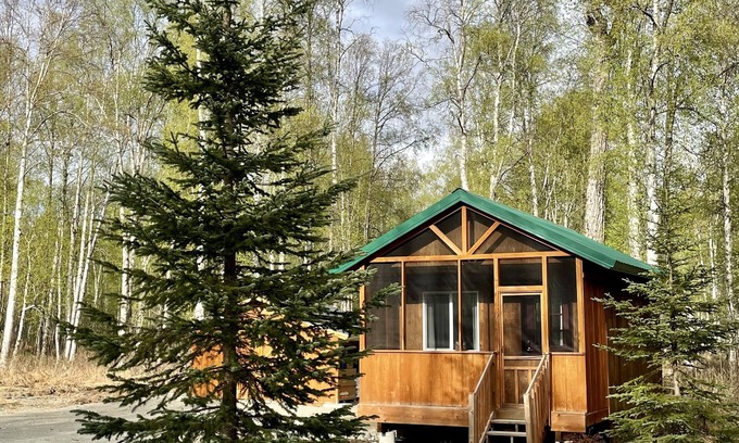 Talkeetna Cabin | Talkeetna Wilderness Lodge - Studio Cabin 6 - King Bed