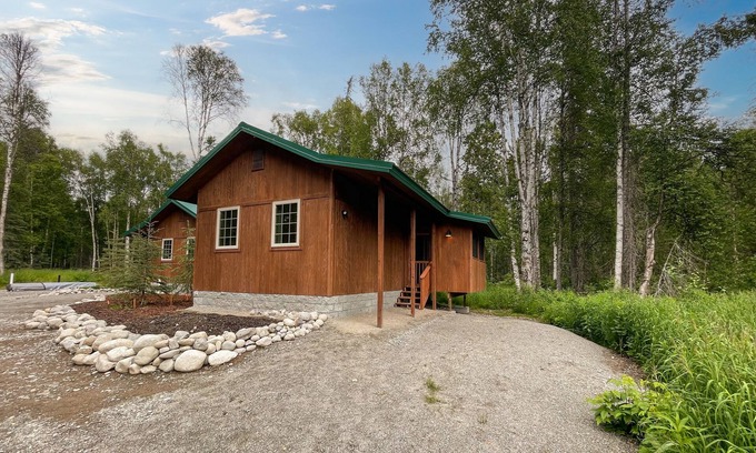 Talkeetna Cabin | Talkeetna Wilderness Lodge - Luxury King Cabin 9