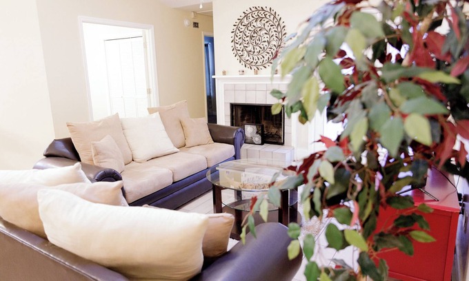Tallahassee House | Tallahassee Gem: Cozy, Cute & Convenient