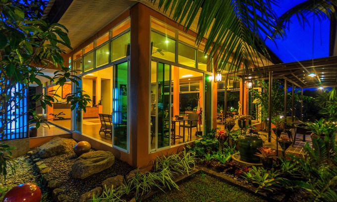 Phra Phrom Hotel | Tamali Hotel