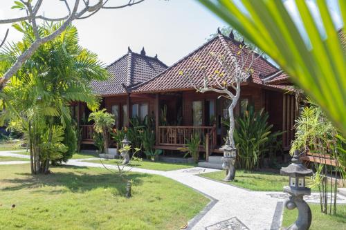 Mushroom Bay House | Taman Tirta Villa