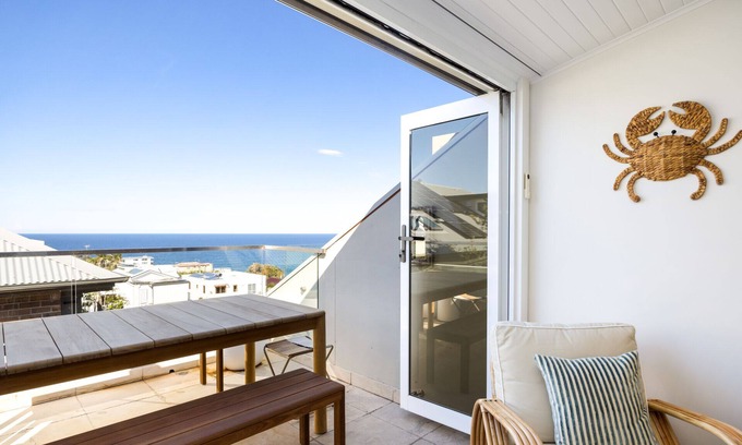 Tamarama Apartment | Tamarama Luxe with Ocean Views