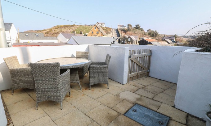 Aberdaron Cottage | Tan Bryn 1