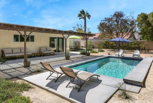 Racquet Club South House | Tangerine Desert Dreams