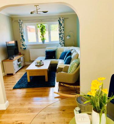 Abergavenny House | Tanglewood house Abergavenny with private parking