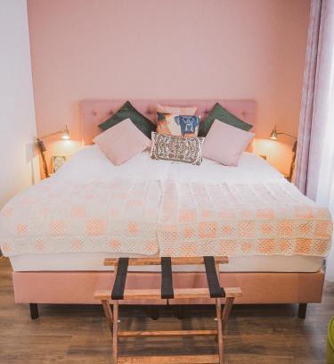 Altstadt I Hotel | Tante ALMA's Mülheimer Hotel