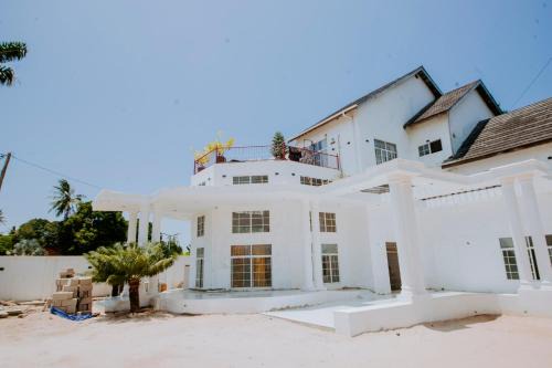 Dar es Salaam Apartment | Tarona homes - studio 2