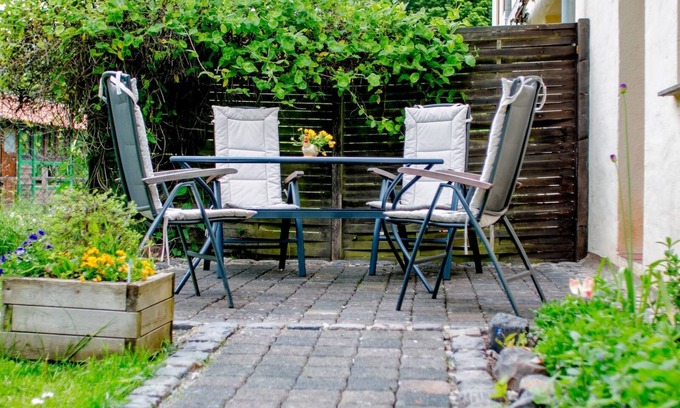 Steinfeld Apartment | Tasteful apartment in the Eifel National Park with a garden right on the forest!