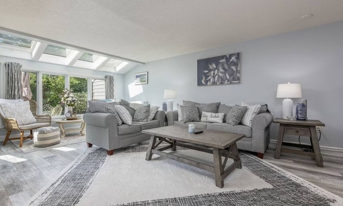 Ocean Park Condo | Tastefully decorated condo at Ocean Park Meadows!