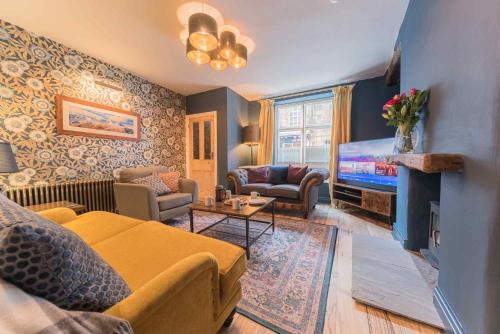 Kirkby Lonsdale House | Tastefully decorated, family friendly property, central Kirkby Lonsdale, parking and EV charger