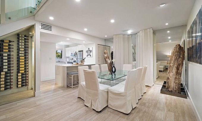 Bella Vista Condo | Tastefully modern, yet comfortably coastal.