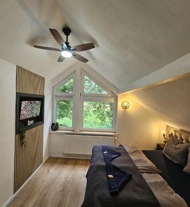 Altengroden Apartment | Tautraum Suite mit Whirlpool und grünem Ausblick
