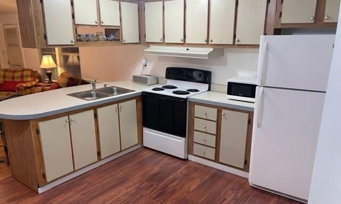 Okeechobee Cottage | TAYLOR CREEK RIVER COTTAGE by the boat ramp (UNIT 4) by RedAwning