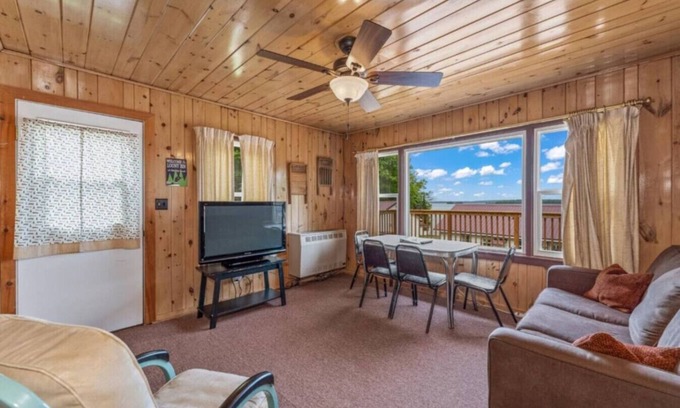 Phelps Cabin | TB5 Thunder Bay Resort Cabin5