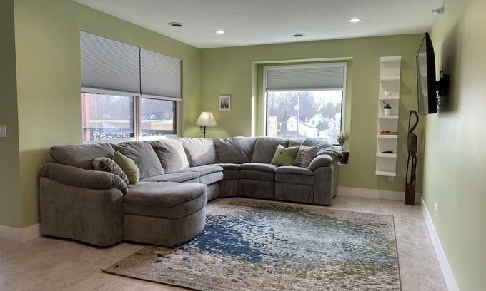 Traverse City Condo | TC Sleep 6