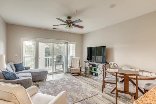 Carolina Forest Apartment | Tee Off and Unwind By Pool Myrtle Beach Condo