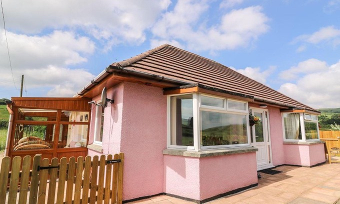 Rhayader House | Tegfan Bungalow