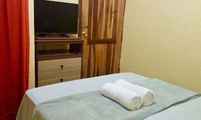 Tela Apartment | TELA BEACH FRUGAL ESCAPE ★ Apt #2