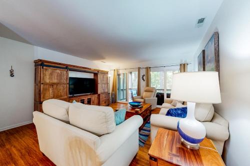 Shipyard Plantation Apartment | Tennismaster 1204
