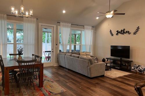 New Braunfels House | Tequila Mockingbird & Mint Julep