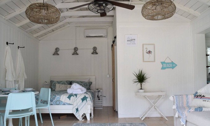 Forest Hills Cottage | Termino Beach House Retreat w/ Hot Tub and Garden