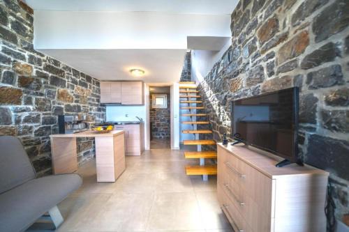Milatos Beach Apartment | TerraZeus - Stone House Beachfront 3
