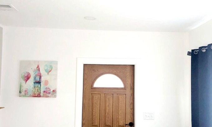 Catasauqua Apartment | Terrific corporate apartment with central air and jacuzzi in the Lehigh Valley
