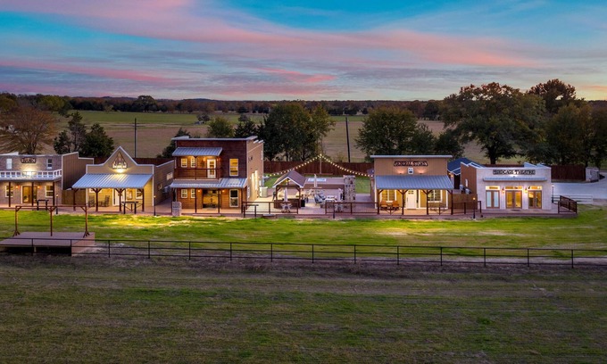 Canton House | Texas Tombstone, your private town